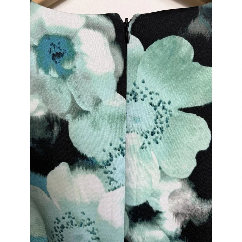 Maggie London Sheath Dress Blue Floral Knee Length Size 6 - Picture 5 of 8